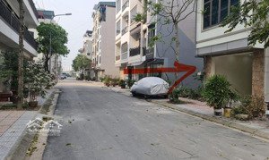 bán lô đất tđc ngọc thuỵ 33m. 9,5 tỉ. đường oto tránh, thông bàn cờ cạnh công viên, hồ. 