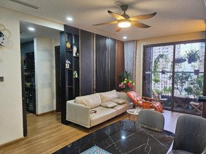 chính chủ gửi bán căn hộ 90m thiết kế tối ưu, ban công hướng mát, full đồ nội thất. lh 