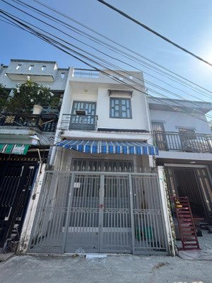 hẻm xe tải đường phú định q8 sát bên q6 sổ đầy đủ 54m2 - 2 tầng