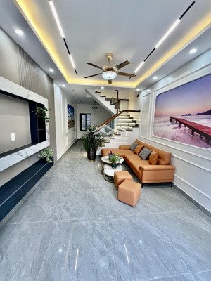 ra mắt căn siêu đẹp nguyễn hữu tuệ phố lê lợi ngô quyền