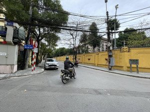 biệt thự kim cương,phố tôn thất thiệp,ba đình,143m,4 tầng,3-4 oto đỗ,khu tướng lĩnh cao cấp.