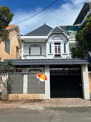 bán siêu phẩm villa mặt tiền nguyễn hữu cầu phường 3 vũng tàu giá tốt
