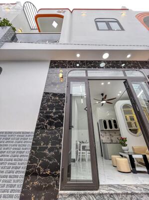 Nhà trệt lầu xây mới 3 phòng ngủ - Cách chợ An Bình 100m