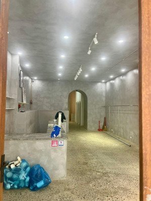 cho thuê nhà 3 tầng mặt tiền đường trần nhân tông- gọi đàm tiến