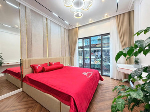 nhanh thì còn!!! bán nhà cực đẹp, cách 2 nhà ra phố nguyễn chánh, cầu giấy 50m2*6t. giá 15.8 tỷ