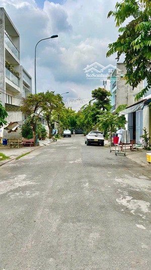 bán nhà 75m2 , 3 tầng - xã bà điểm, hóc môn, đường 10m xe tải tránh, giá chỉ 5,5 tỷ