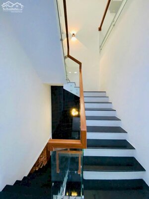 CHÍNH CHỦ GỬI BÁN NHÀ 3 TẦNG (3 MÊ) MẶT TIỀN ĐƯỜNG NGUYỄN HUY TỰ – PHUN NỘI THẤT HIỆN ĐẠI