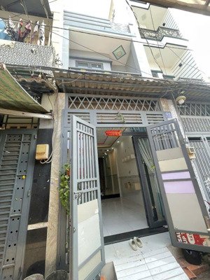 bán nhà đường lê văn quới, giá 3,55 tỷ, dt 30m2, hoàn công đủ 2 tầng, sổ hồng riêng