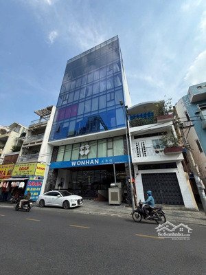 siêu vị trí - 2 mt cách mạng tháng 8, quận 3, dt 7x22m, 6 tầng hđt 150 tr / tháng