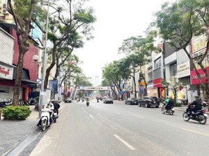 bán nhà phố thái hà ,gần ubp, gần các công ty ,tập đoàn, tòa nhà lớn, dt 60m2, 5 tầng, mt 4.6m.