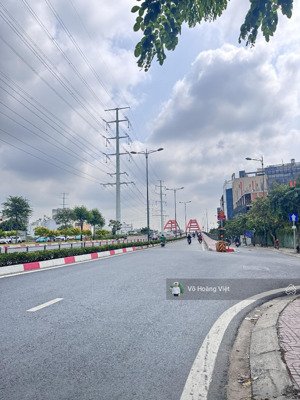 nhà 5 tầng, hẻm ô tô - nơ trang long - bình thạnh - cách phạm văn đồng 500m - vị trí đẹp.