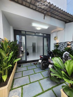 bán nhà 68mv đường huỳnh tấn phát, xã nhà bè. gọi gặp ti để xem nhà và tl với chủ.