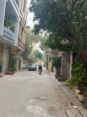 nhà đẹp sân vườn - ngã ba vạn bảo kim mã - núi trúc - nhà dân xây chất lượng 2 thoáng - 10m ra ô tô