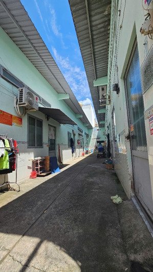 giảm sốc 1 tỷ - chỉ 4.9 tỷ (giá cũ 5.9 tỷ)
hẻm xe hơi đường 475, phước long b, thủ đức