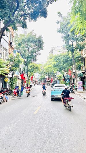 bán nhà riêng tại thụy khuê, 17,9 tỷ, 40m2, 4pn, 6wc, thang máy!