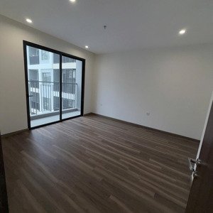 cho thuê siêu rẻ căn 2n2wc giá 7tr5/th toà zr3 mới bàn giao nguyên bản (có bếp,hệ tủ bếp)