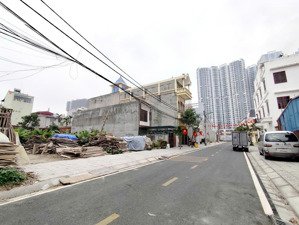 đất phân lô trại lẻ - 113m - đường 12m - giá 77 tr/m - trục thẳng hoàng huy