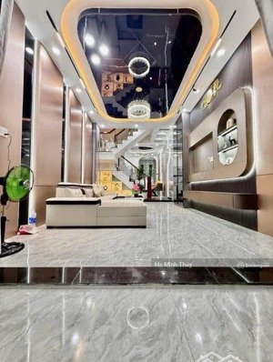 chính chủ cần bán nhà mặt phố lý thường kiệt, diện tích 40m2, đẹp, nhiều tiện ích chỉ với 15 tỷ