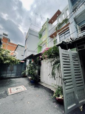 ngay chợ hạnh thông tây - 70m2 (4x18) - 3 tầng - ô tô tới cửa - nhỉnh 6tỷ