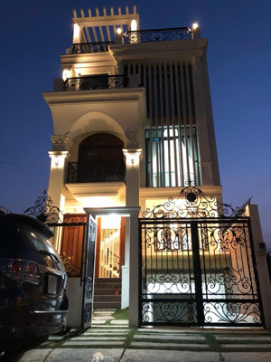 góc 2mt 7m nguyễn văn trỗi. dài 15m. cn 98m2. 3 tầng. hđt: 130tr. giá 27 tỷ. bđs đầu tư giá tốt