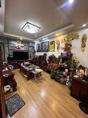 nhà đẹp ở ngay - oto tránh vỉa hè kinh doang - phân lô đô thị - diện tích rộng ở sướng.