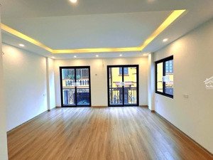 cho thuê nhà phố hoàng quốc việt, đường 4 làn ô tô, mặt tiền 6m, 80m2 5.5 tầng, 28tr