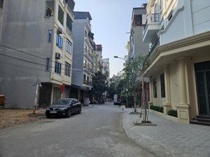 bán nhà phân lô phú diễn, 40m2x5 tầng, thang máy, vỉa hè, ôtô tránh. 12.8 tỷ