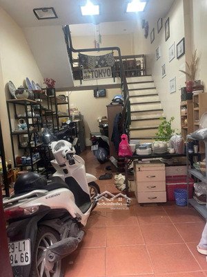 bán nhà đường láng, 100m ra phố,2 thoáng , gần chợ, dân trí cao, ngõ to thoáng, 39mx5tầng , 8tỷ5