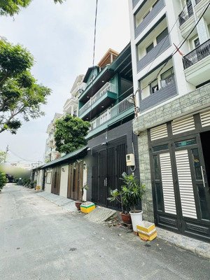 tân bình ngộp bank gấp bánkhu phân lô đồng bộ ô tô ngủ trong nhà 72m2 nhà 5 tầng mới đẹp giá 7,7tỷ