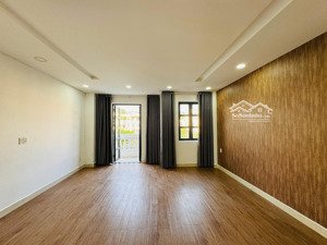 cho thuê nguyên sàn lầu 1 cityland, có hầm giá chỉ 14tr y hình