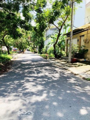 trịnh quang nghị,( p7,q8 cũ) , 100m2, 4tang, xe hơi ngủ trong nhà, nhỉnh 8đ