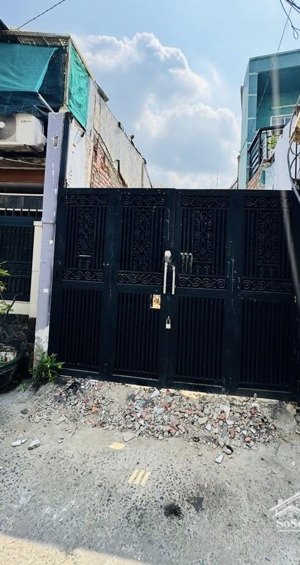 hẻm xe hơi-hàng xóm q1-60 m2. chỉ nhỉnh 6 tỉ.