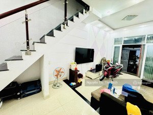 bán nhà mặt tiền đông hồ, phường 4, quận 8, 3 tầng, 50m2 nhích 6 tỷ