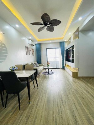 chính chủ bán căn 3 ngủ full nội thất đẹp chung cư nơ 5 bán đảo linh đàm giá nhỉnh 6tỷ lh0967070868