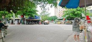 cho thuê trệt tòa nhà gần e mark phan huy ích diện tích 2000m2 có bãi đỗ xe ô tô lớn