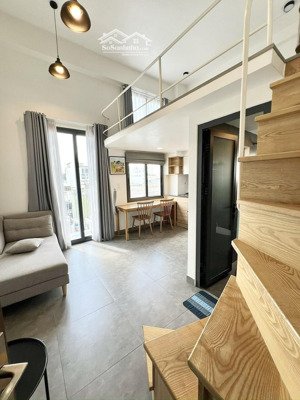 căn hộ gác duplex tách bếp ban công thoáng 38m2 gần ngã tư hàng xanh, chợ bà chiểu, q1, q2