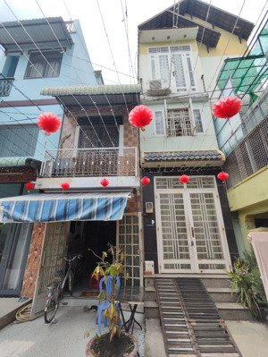 nhà 3 tầng ngay nhà thờ công giáo thủ đức, 30m2 thổ cư chỉ 3 tỷ 5