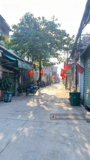 đất đẹp hs cao, chưa qua quốc lộ 1a, tại thạnh lộc 04, giá 5,2 tỷ, 101m2. 4x28m