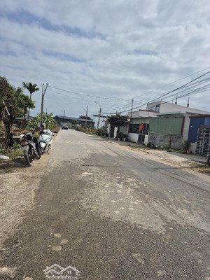 mặt đường 403 đông phong phường nam đồ sơn