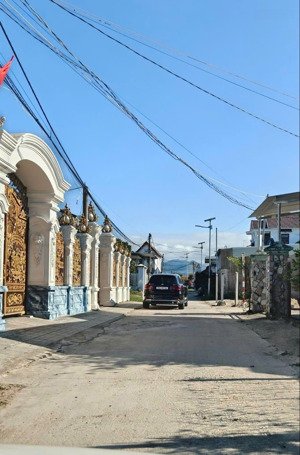 giá rẻ 790 triệu ngay khu biệt thự xã suối cát. lh: 