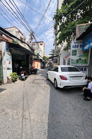 4 tầng st - 1/ hxh - dt 4.5*27m - gần nguyễn thị thập - khoáng 15tr - sổ chuẩn vuông - chỉ 8.xtỷ tl