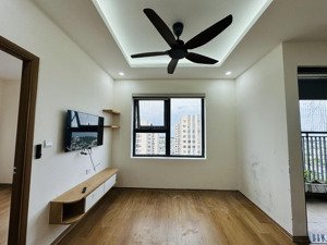 cho thuê căn góc 2pn ban công ngang view đẹp 5.5tr/ tháng