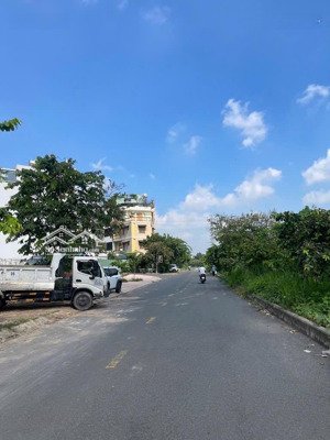 bán lô đất đường lê văn chí- linh trung- thủ đức-dt: 112m2(5x22.5)- chỉ : 7.1 tỷ tl-shr - gần ga mt