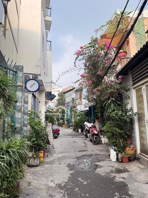 nhỉnh 2 tỷ có ngay nhà mới 3 tầng lũy bán bích, tân phú