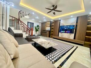 Cần bán gấp căn nhà xây mới 6 tầng tại trung tâm phường Thạch Bàn, Long Biên