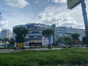 cho thuê nhà trệt lầu 80m2 mặt tiền đường đối diện tttm gigamall phạm văn đồng
