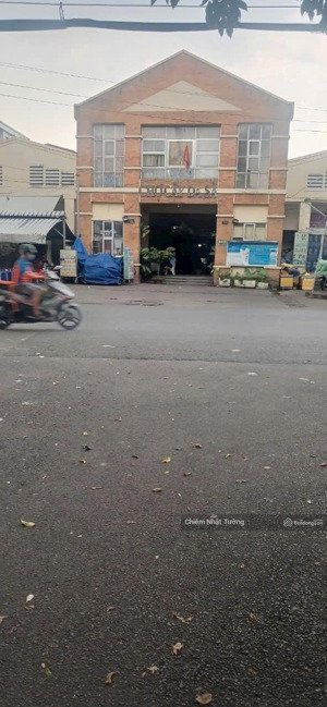 nhà mặt tiền kd đa nghành nghề, 4 tầng kiên cố, 5m x 18m(90m2) ngay chợ da sà, giá hơn 11ty