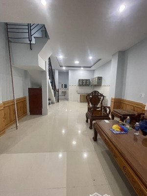 căn góc 2 mặt hẻm xe hơi 4,5x15m có 2pn 2wc sẵn máy lạnh nguyễn tư giản p12 gv