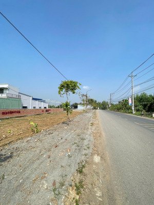 đất mặt tiền đường kinh doanh ngay hương lộ 7 giá hời