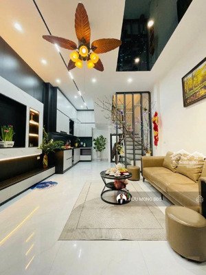 bán nhà nguyễn chính - dt33m2 x 5t x mt 4.2m - trước nhà rộng thoáng